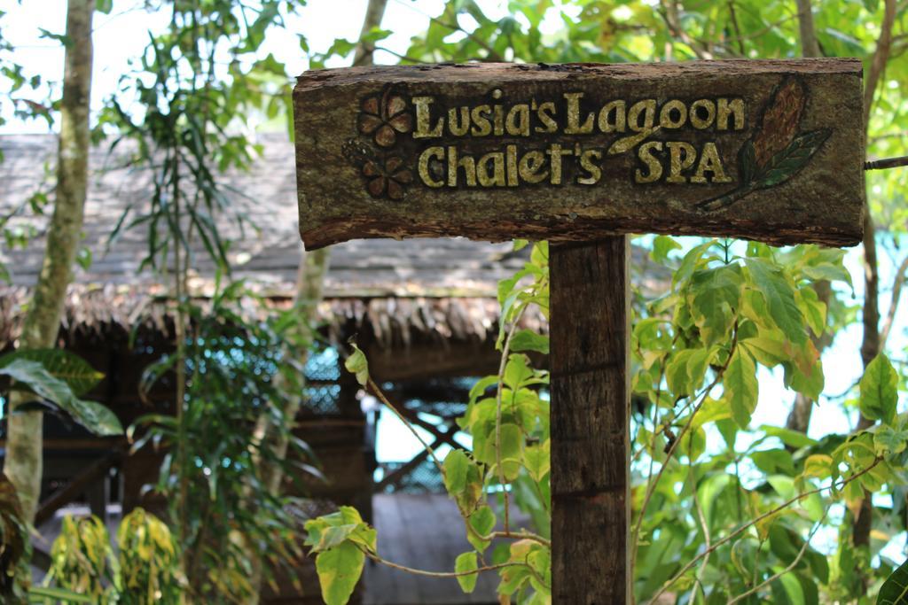 Lusia'S Lagoon Chalets Salelologa Ngoại thất bức ảnh