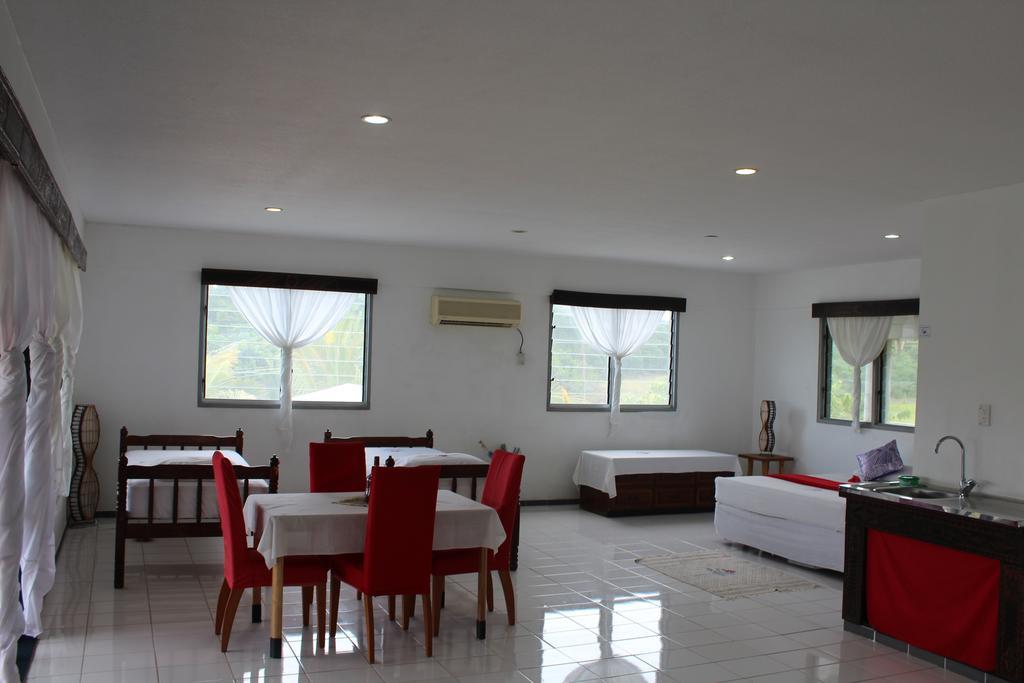 Lusia'S Lagoon Chalets Salelologa Ngoại thất bức ảnh