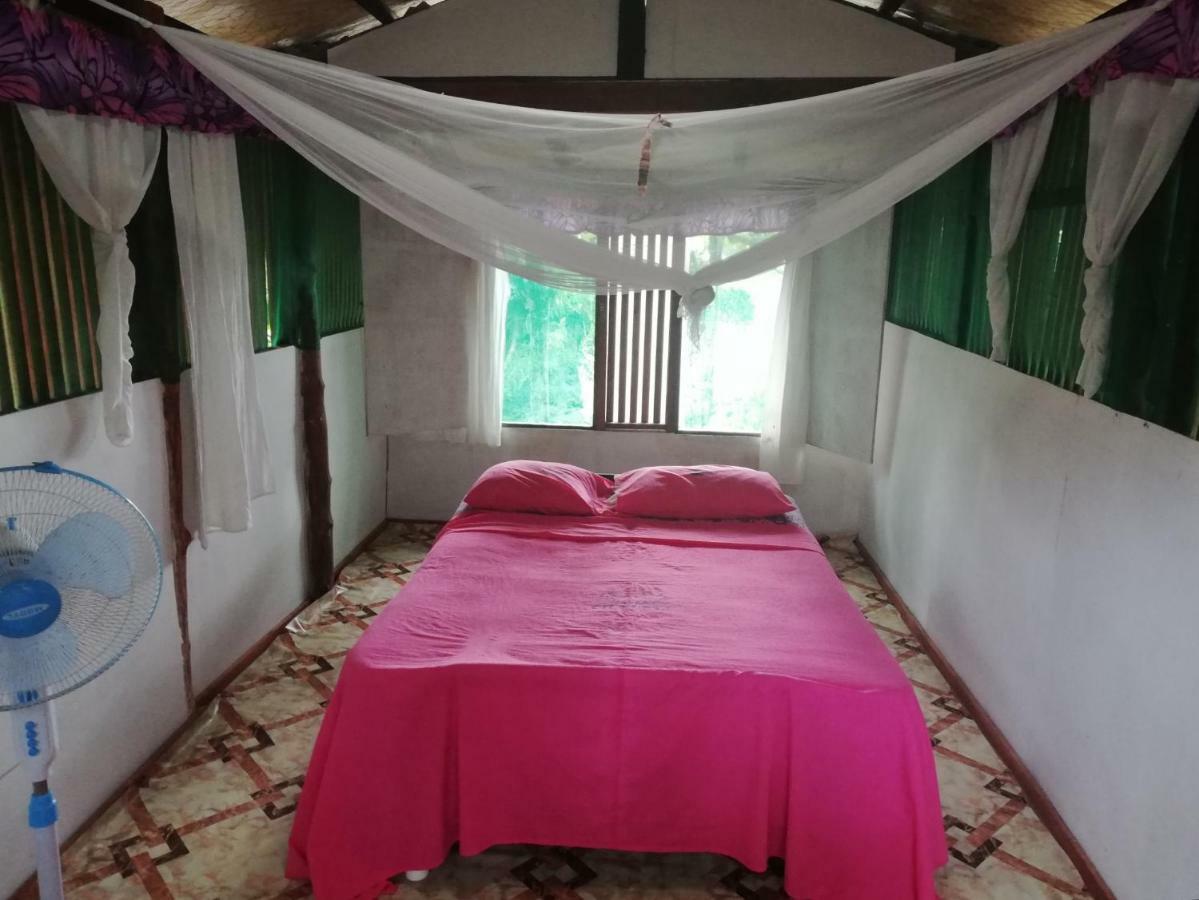 Lusia'S Lagoon Chalets Salelologa Ngoại thất bức ảnh